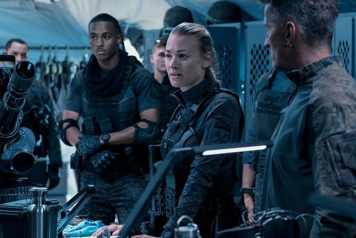 new photos shared for chris pratts sci fi action movie the tomorrow war2