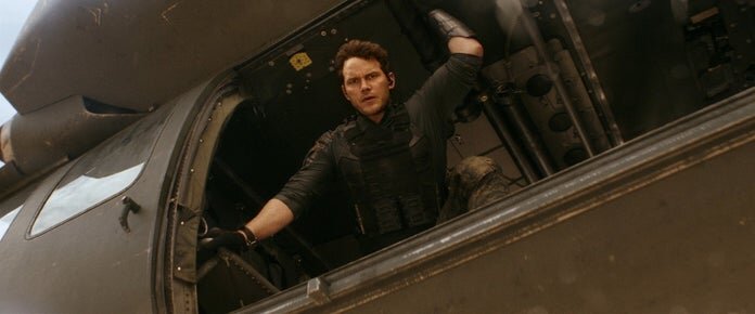 new photos shared for chris pratts sci fi action movie the tomorrow war5
