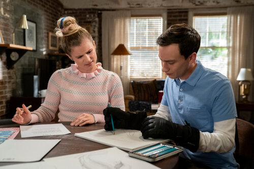 ‘Atypical’: Netflix Unveils Season 4 Premiere Date, First-Look Photos For Series 9 ATYPICAL 405 Unit 00464R 1