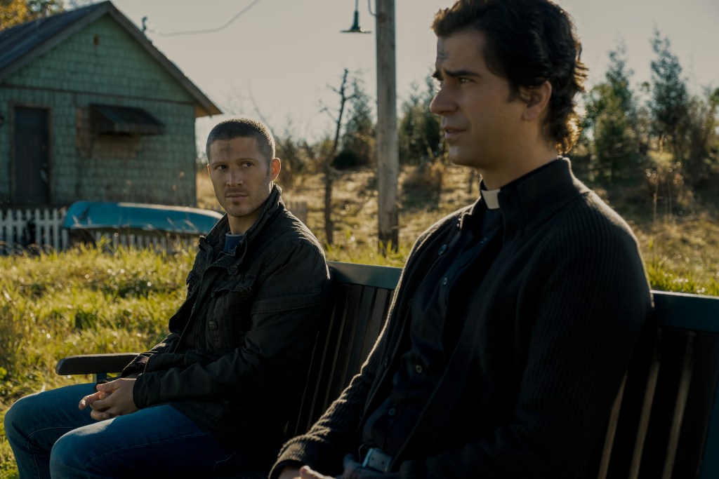 MIDNIGHT MASS REVIEW, Zach Gilford and Hamish Linklater