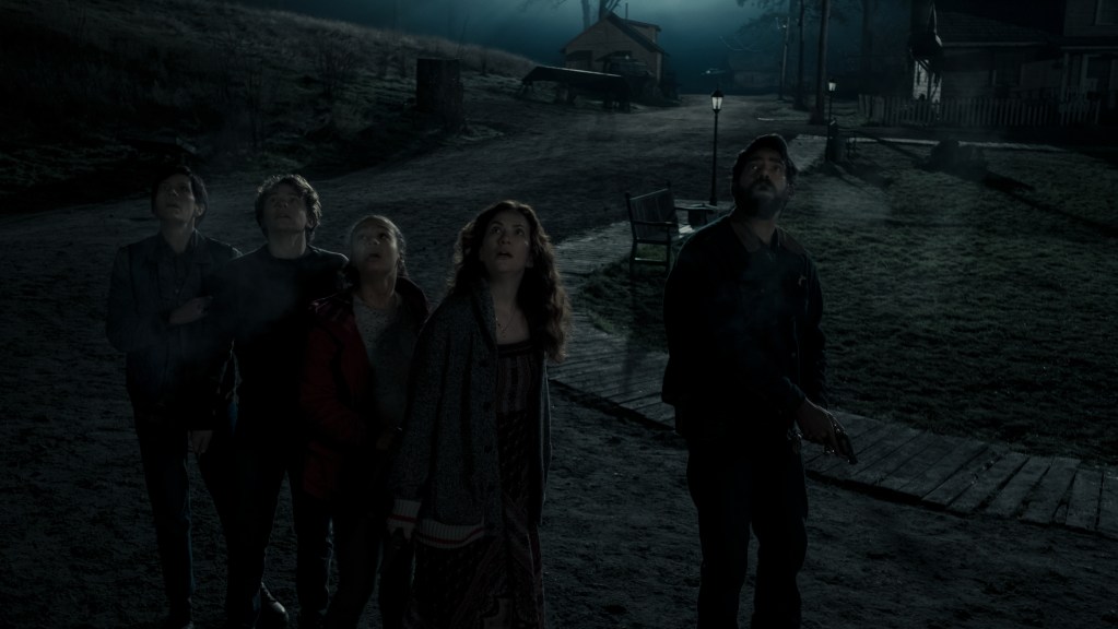 MIDNIGHT MASS REVIEW, Annabeth Gish, Igby Rigney, Annarah Cymone, Kate Siegel and Rahul Kohli