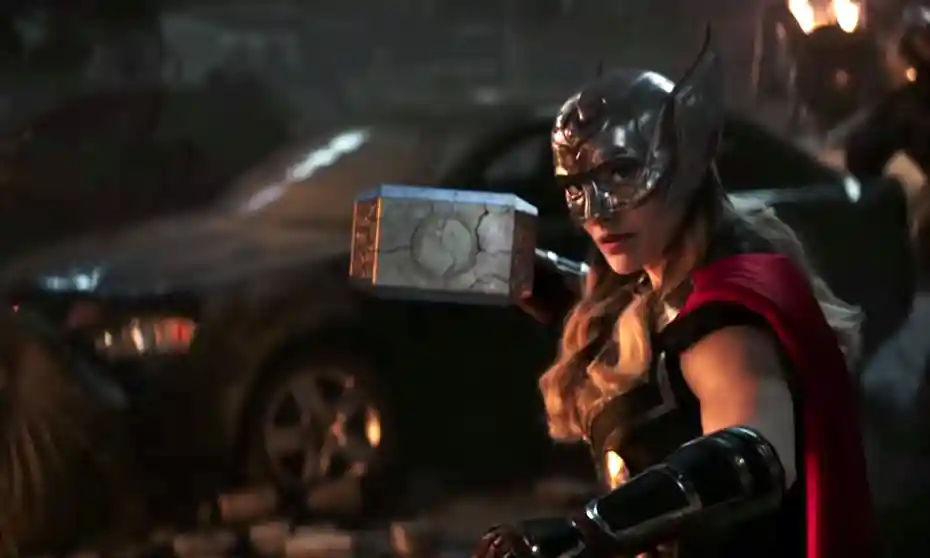 Thor: Love and Thunder Image Features Natalie Portman and Chris Hemsworth in Full Thor Costume 4 62C33B25 F04B 49E5 BBB7 1801271071DE