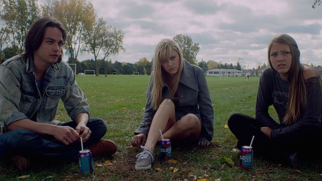 They Follow: Horror Film 'It Follows' Getting Sequel with Maika Monroe Returning 6 They Follow: Horror Film 'It Follows' Getting Sequel with Maika Monroe Returning