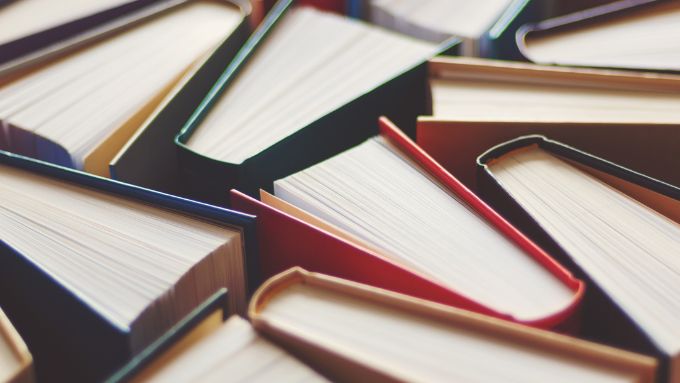 Why Sci-Fi and Fantasy Books Gained Popularity in 2023